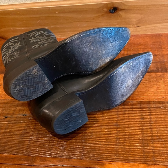 Men’s TONY LAMA WESTERN BOOTS, black stallion leather, 7920, size 9-1/2 D - Picture 10 of 12